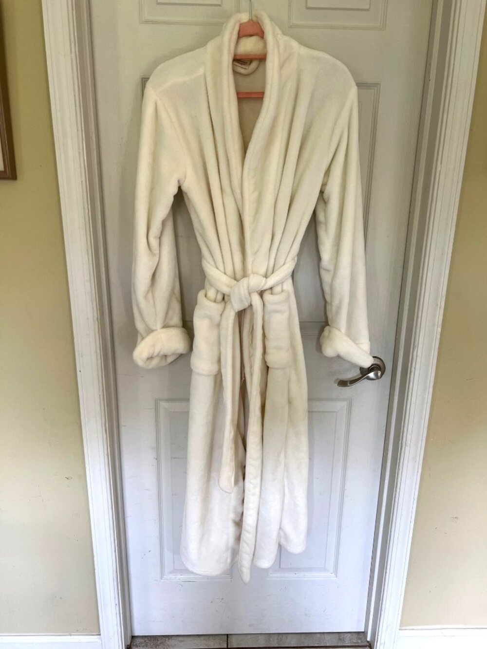 Soma Long Sleeve White Belted Robe Soft Warm Bath Comfort Spa Fuzzy Fleece Small